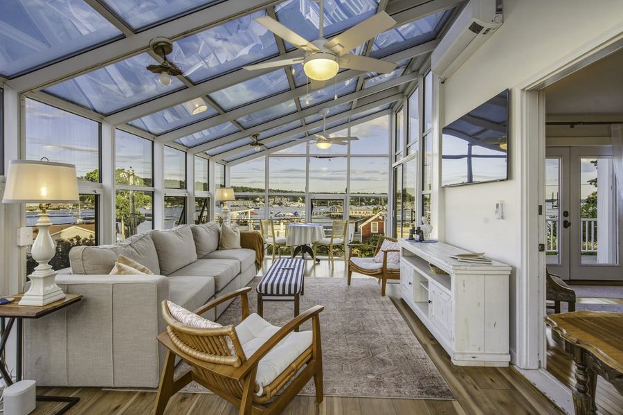 Solarium seating at Admiral's Quarters
